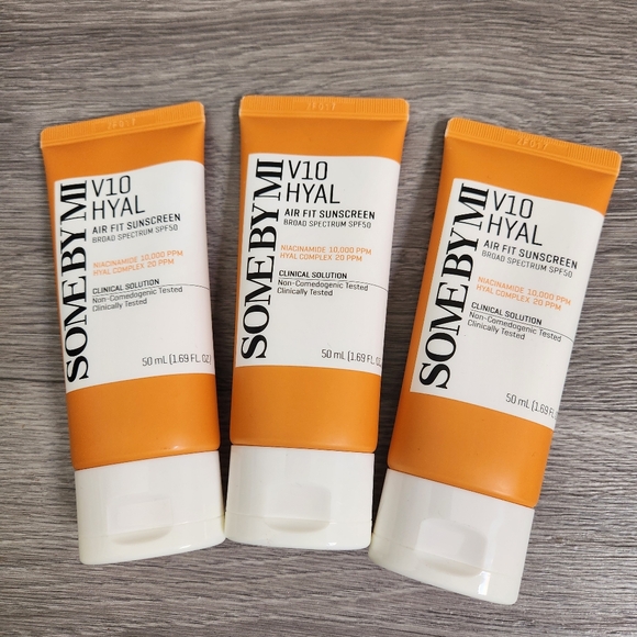 SOME BI MI - V10 Hyal Air Fit Sunscreen (3)‎ SPF 50 Sun Protection Moist Finish - Picture 1 of 5